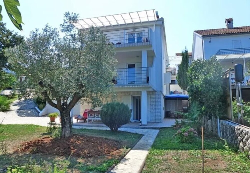 Apartment (Vlado - 100 m from pebble beach - A3() photo 3