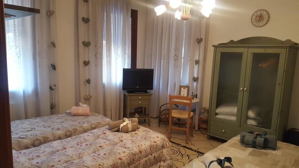Triple Room, Multiple Beds, Shared Bathroom (Giorgia) photo 3