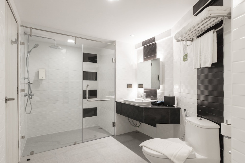 Junior Suite, 1 King Bed - Photo 10