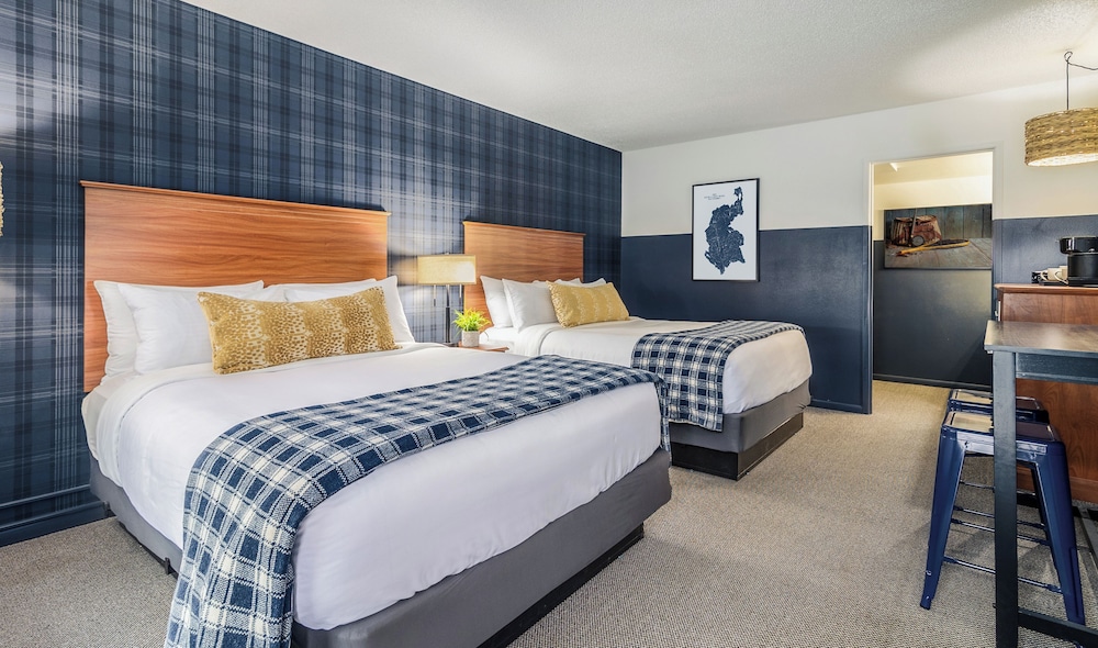 Deluxe Room, 2 Queen Beds photo 1