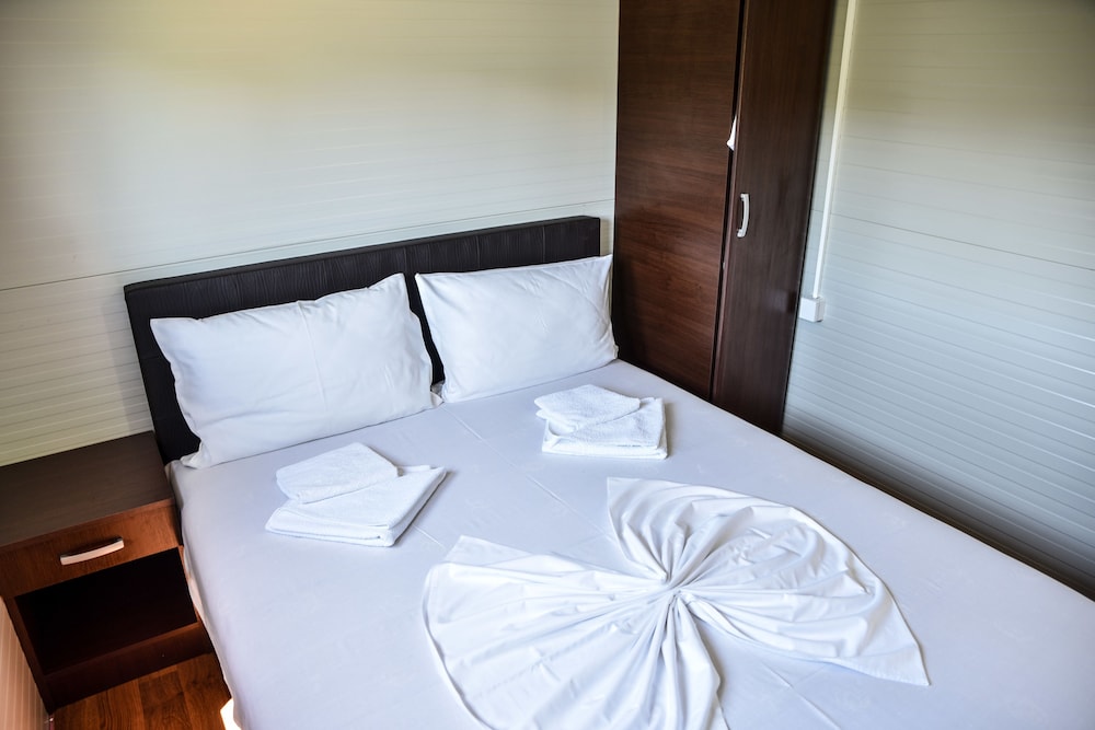 Grand Mobile Home, Multiple Beds