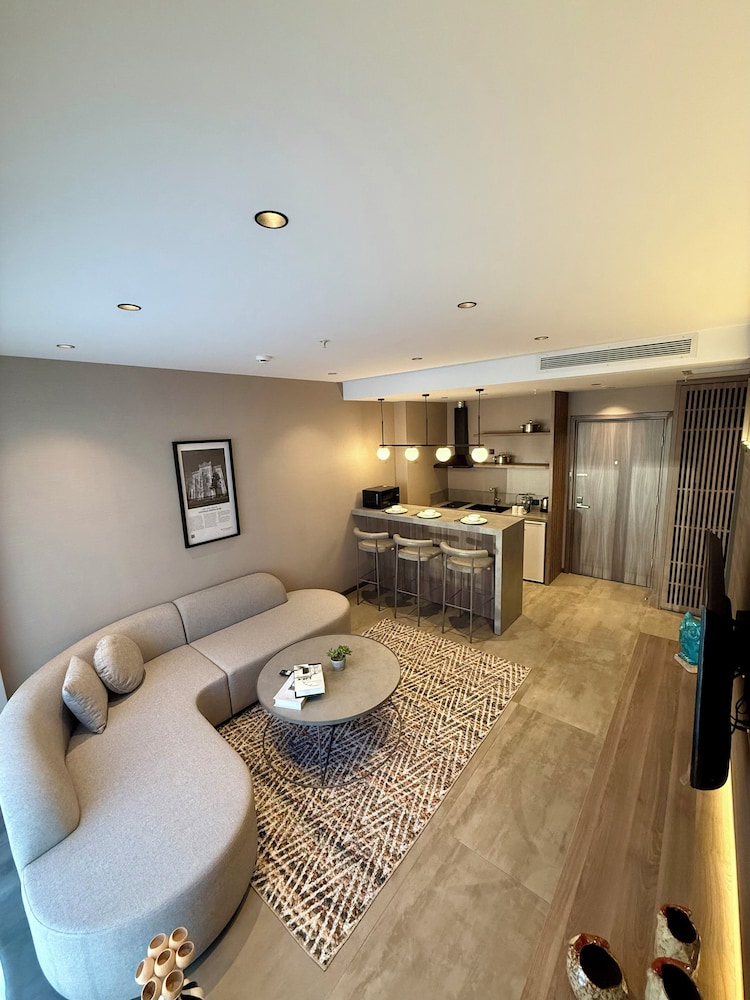 One Bedroom Suite photo 1