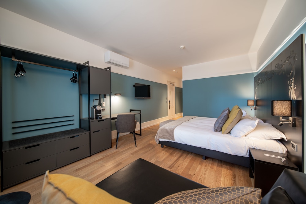 Modern, air-conditioned rooms, with balcony