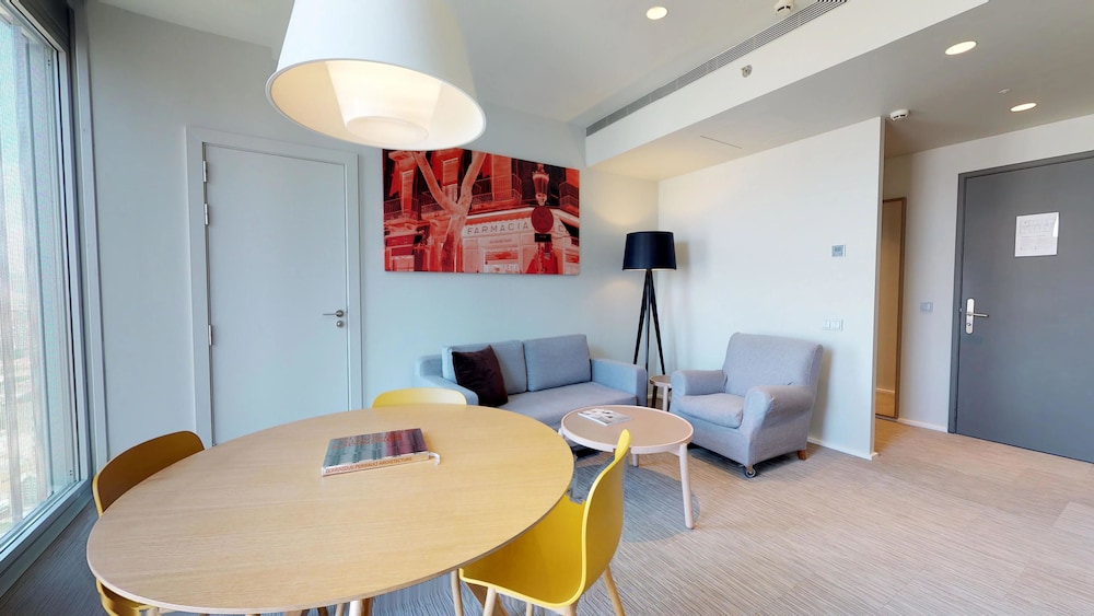The Level, Suite, Sea View