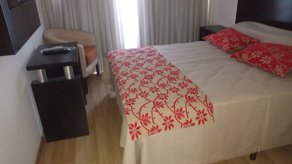 Superior Triple Room, City View photo 1