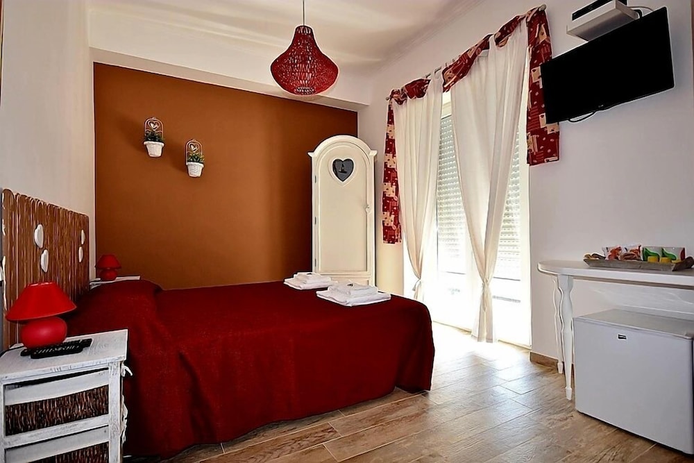 Double Room, 1 Queen Bed, Sea View (2) photo 1
