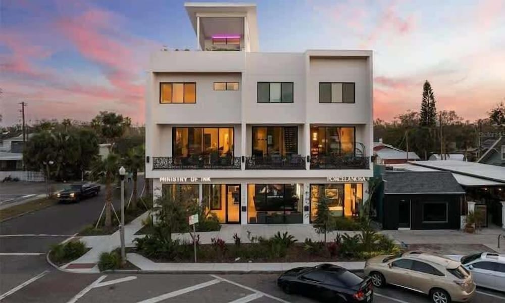 Lux Penthouse 4-story Stunner Rooftop Views, Billede 3