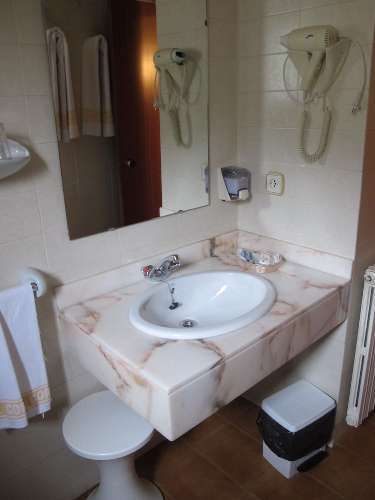 Room With Forfait Included In Grandvalira, 3 Adults photo 3