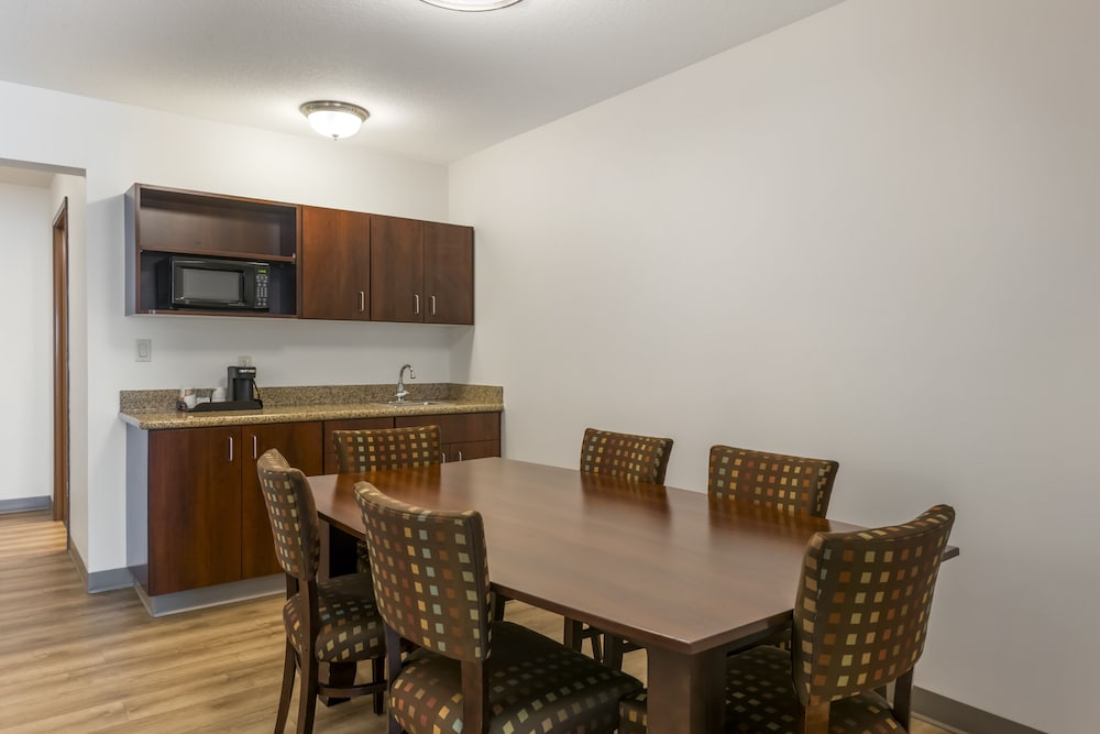Business Suite, Multiple Beds, Non Smoking - Photo 3