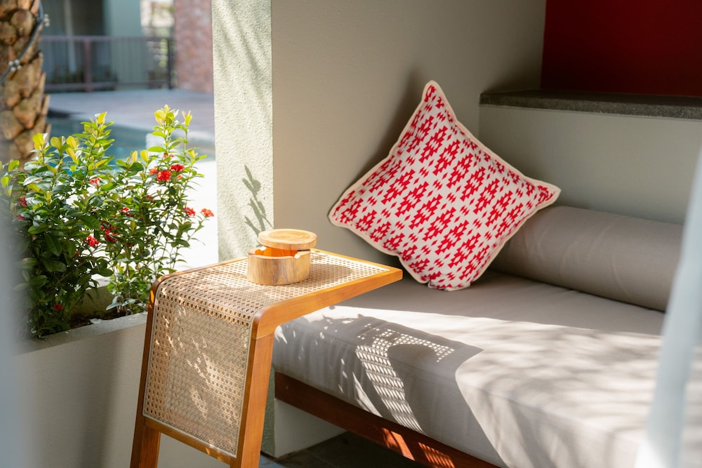 Double Room, Poolside (Tropical) - Photo 4