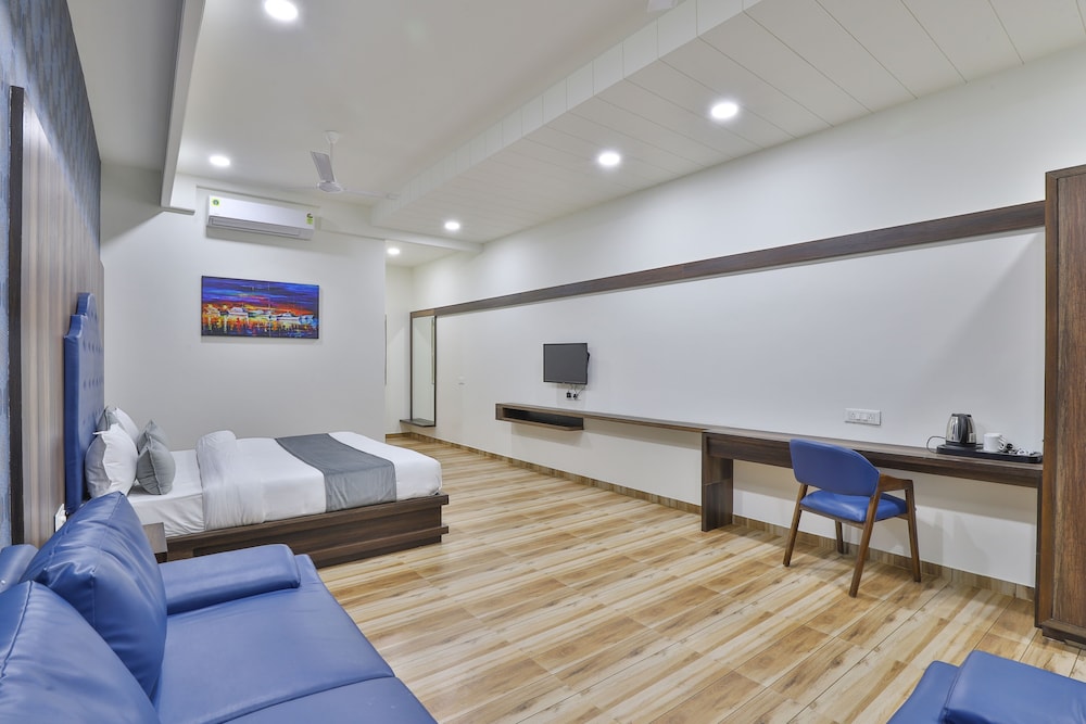 Suite - Photo 10