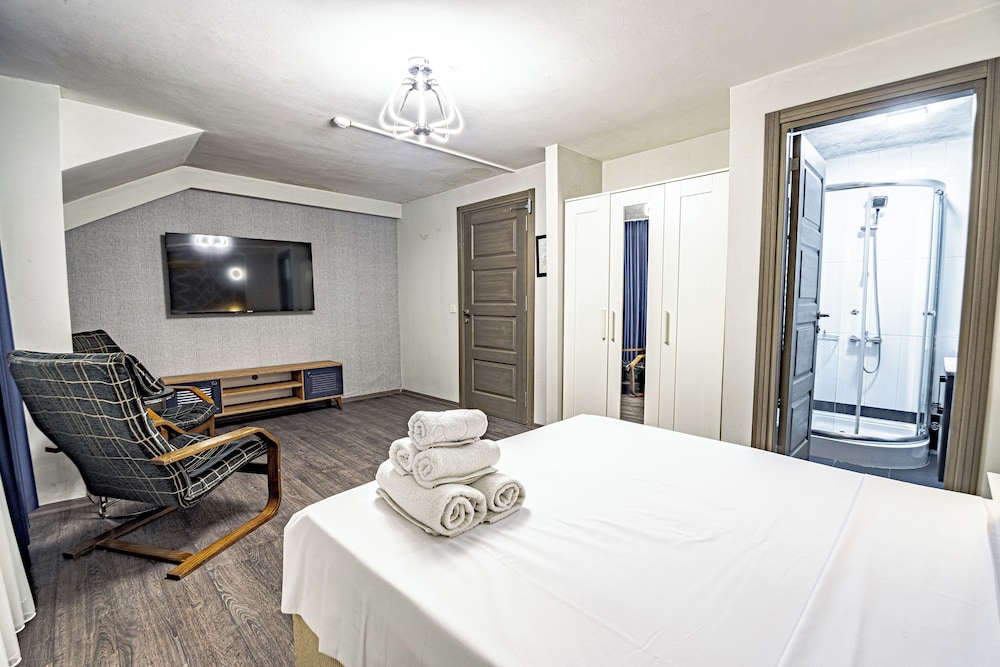 Economy Double Room photo 3