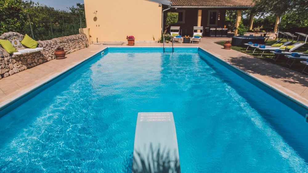 Villa photo 1