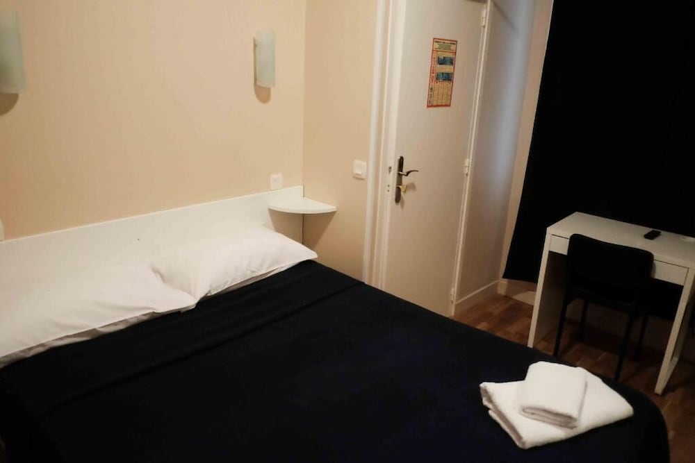 Classic Triple Room - Photo 1