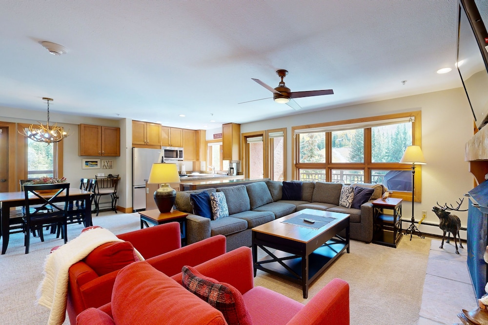 Suite, 2 Bedrooms (Mountain View)
