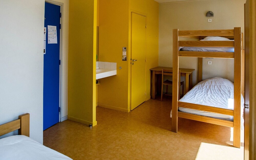 Shared Dormitory (Bed In 3-Bed Male Shared Room) photo 2