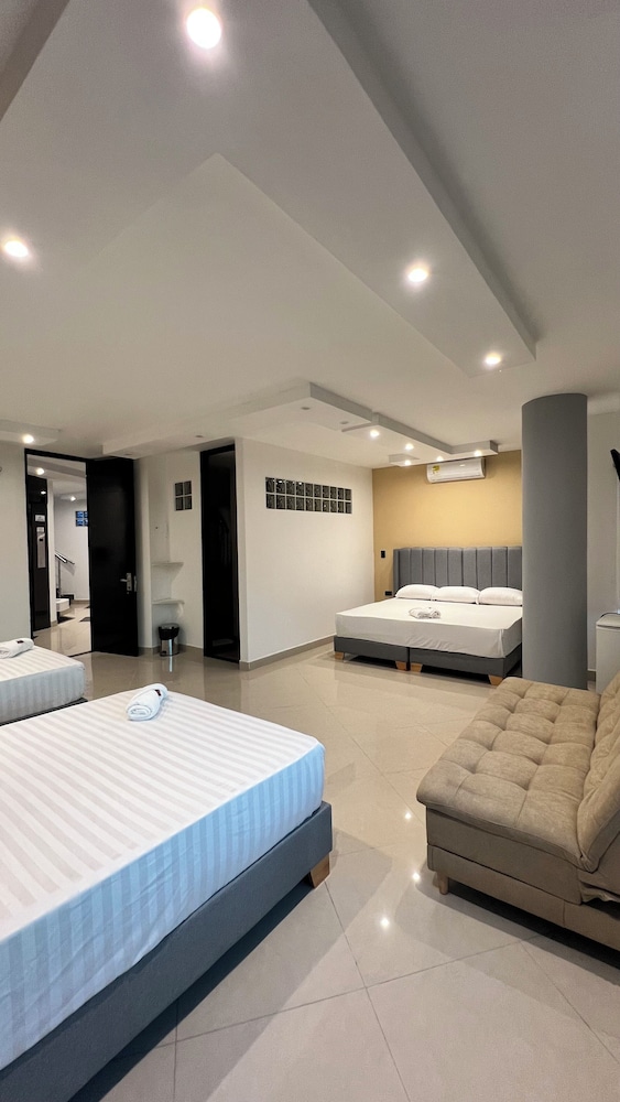 Deluxe Double Room, Multiple Beds - Photo 3