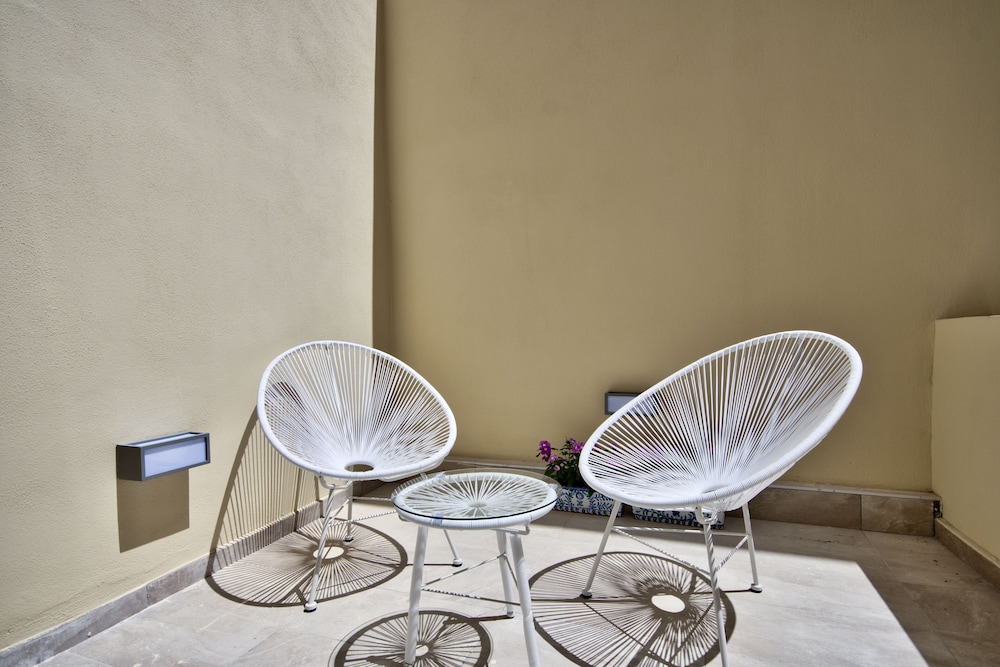 Classic Double or Twin Room (No2)
