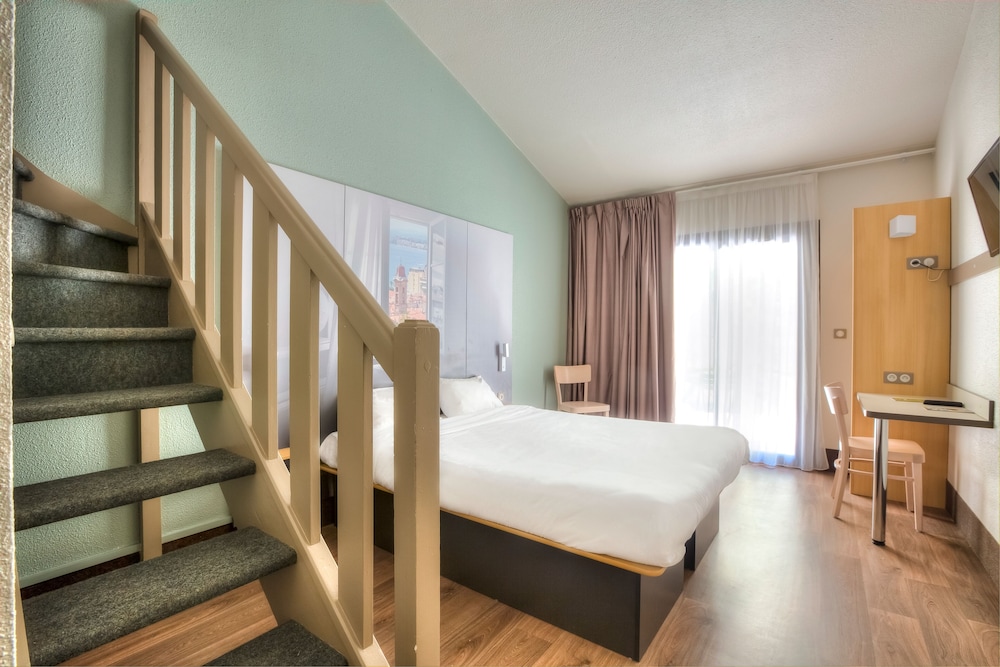 Quadruple Room, Non Smoking - Photo 5