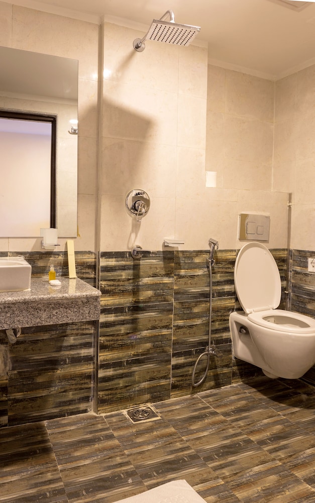 Executive Studio Suite - Photo 5