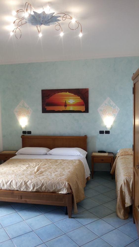 Economy Double or Twin Room photo 1