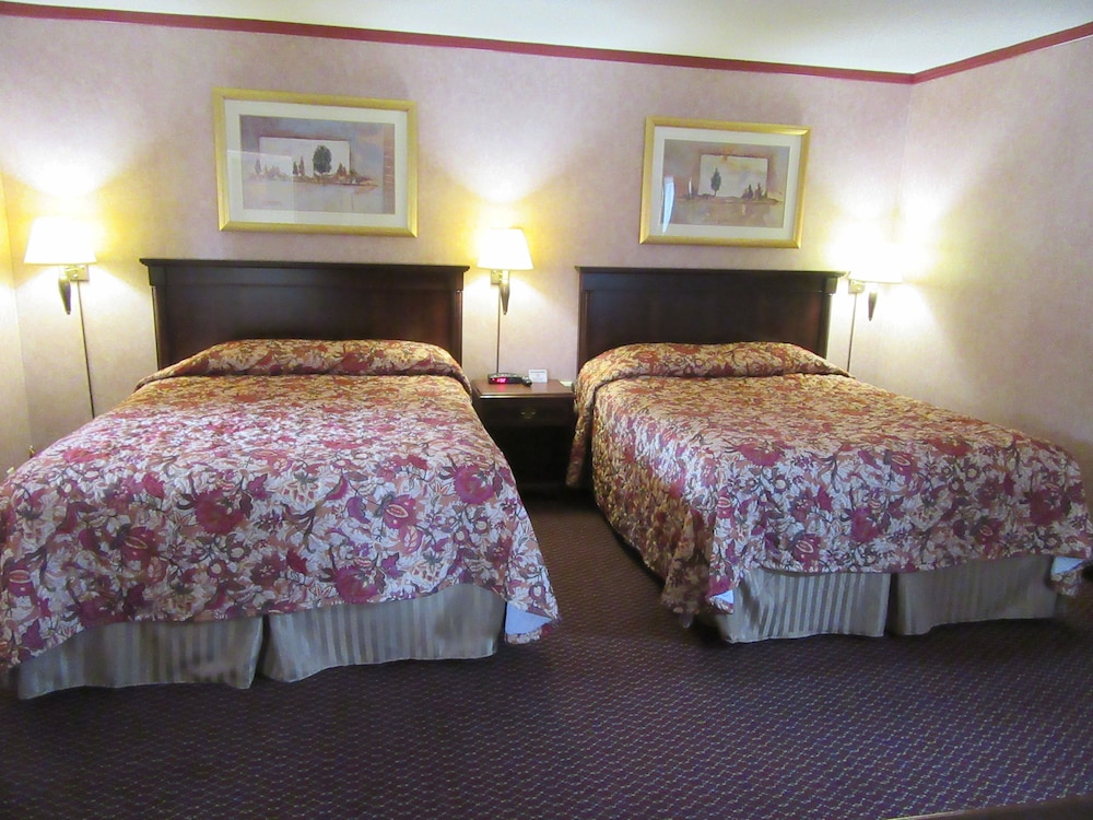 Standard Double Room, 2 Queen Beds photo 3