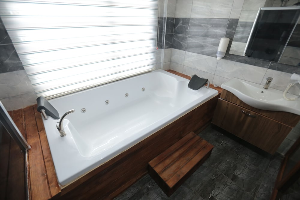Grand Villa, Multiple Bedrooms, Non Smoking, Pool View photo 3