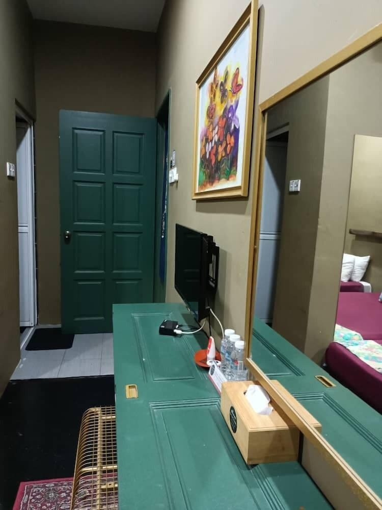 Standard Triple Room - Photo 11