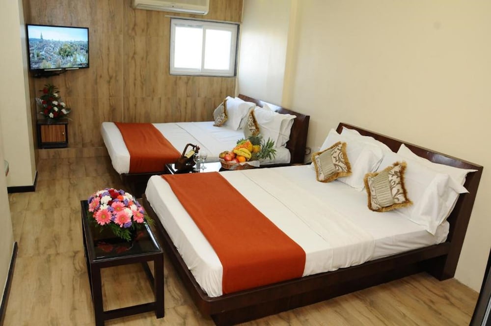 Family Room, 2 Queen Beds, Non Smoking photo 1