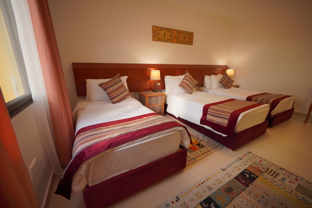 Deluxe Triple Room, Mountain View photo 2