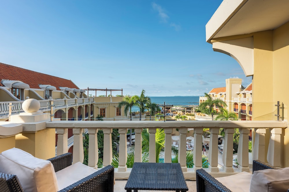Deluxe Room, 1 King Bed, Ocean View (Butler Service) - Photo 5