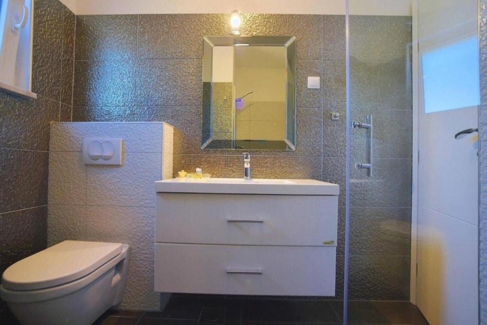 Villa photo 2