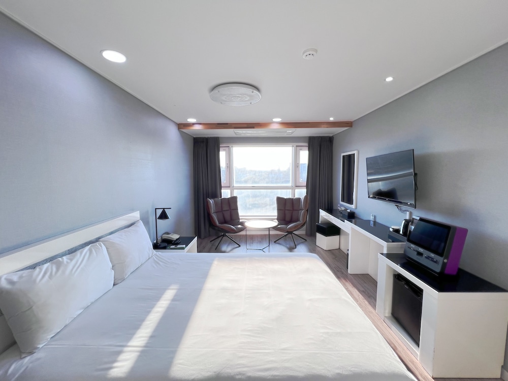 Deluxe Double Room, Mountain View - Photo 1
