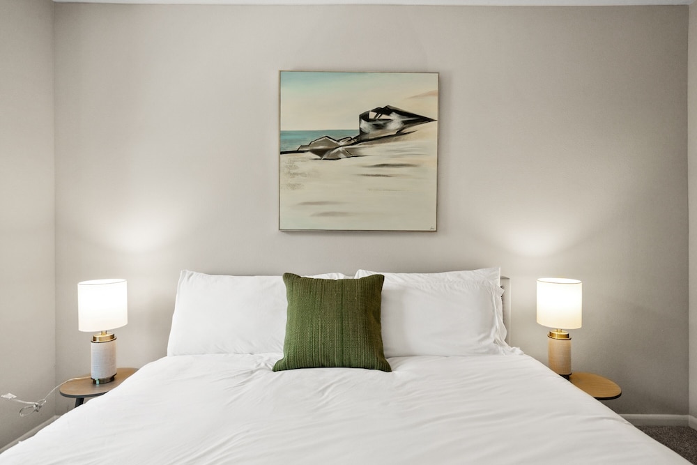 Family Apartment, 2 Bedrooms, Non Smoking, 2 Bathrooms (Self Check-In With Virtual Front Desk) photo 2