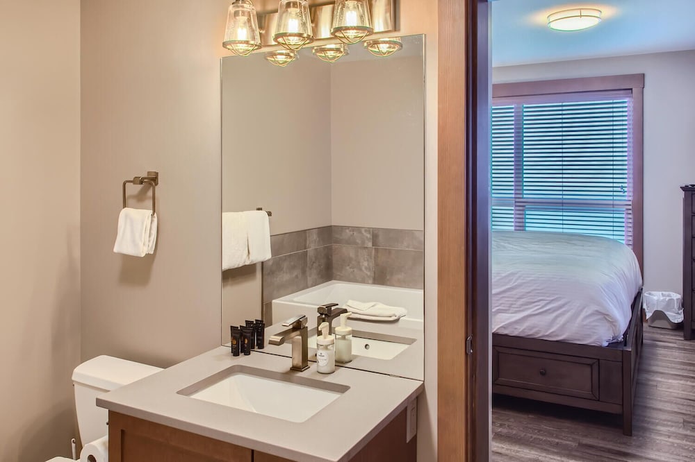 Stonegate Resort Unit B105 | 3BR photo 3