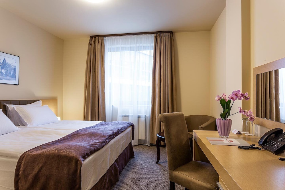 Standard Double or Twin Room - Photo 1