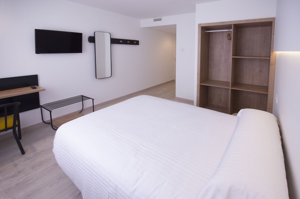 Deluxe Double Room, 1 Double Bed photo 3