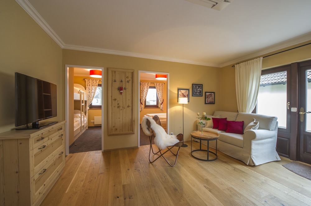 Classic Bungalow, 2 Bedrooms, Non Smoking photo 3