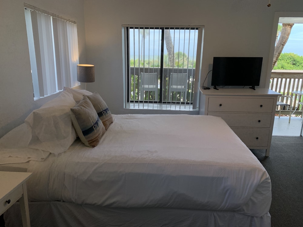Deluxe Studio, Multiple Beds, Ocean View