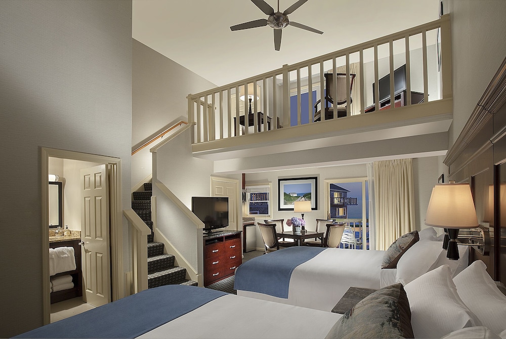 Loft Suite, Courtyard View, Two Queen Beds with Sleeper Sofa photo 1