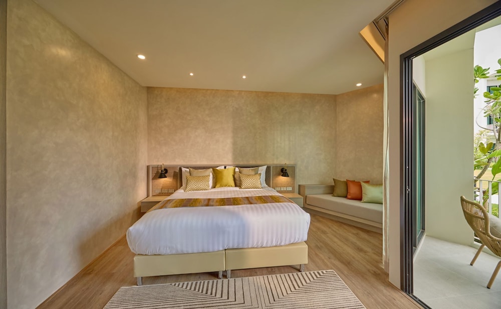 Deluxe Room, Garden View - Photo 2