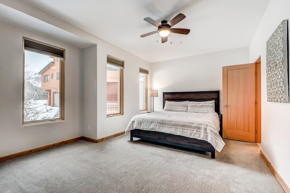 Condo, 3 Bedrooms photo 3