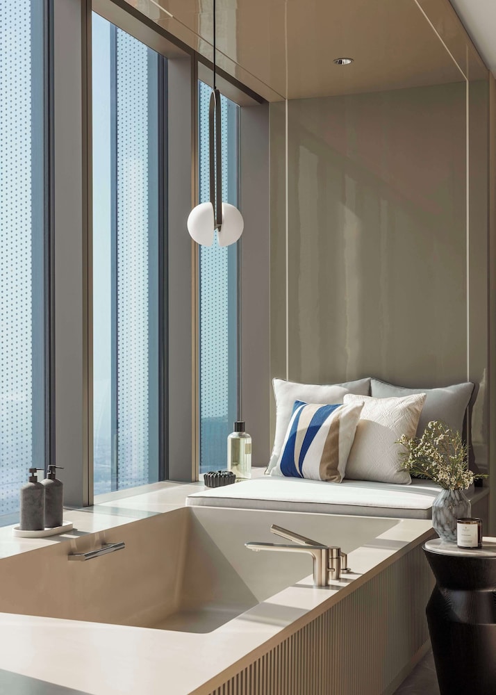 Suite (zaabeel Suite)