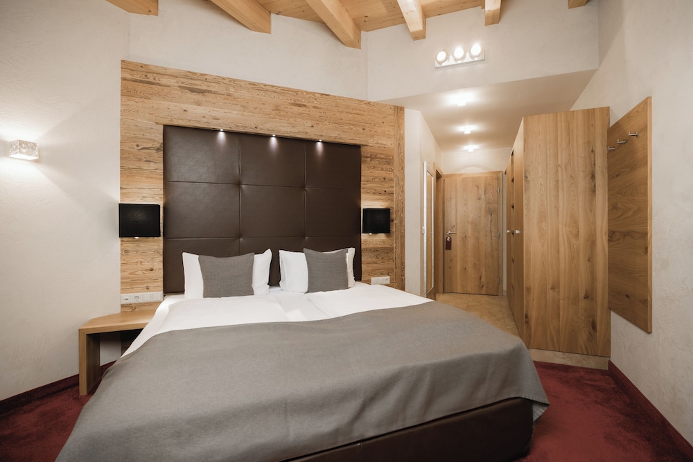 Deluxe Double Room, Balcony, Mountain View photo 1
