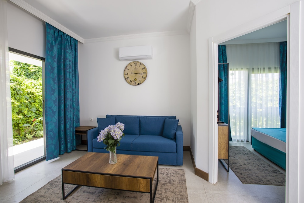 Family Room, 1 Bedroom