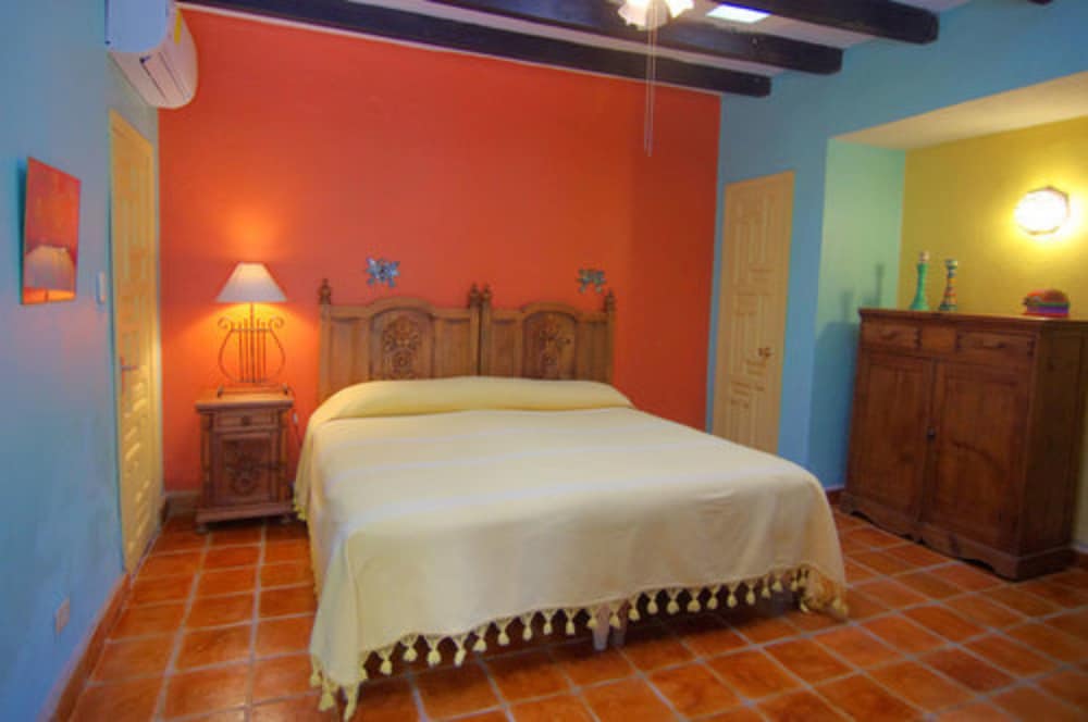 Dragonfly Room