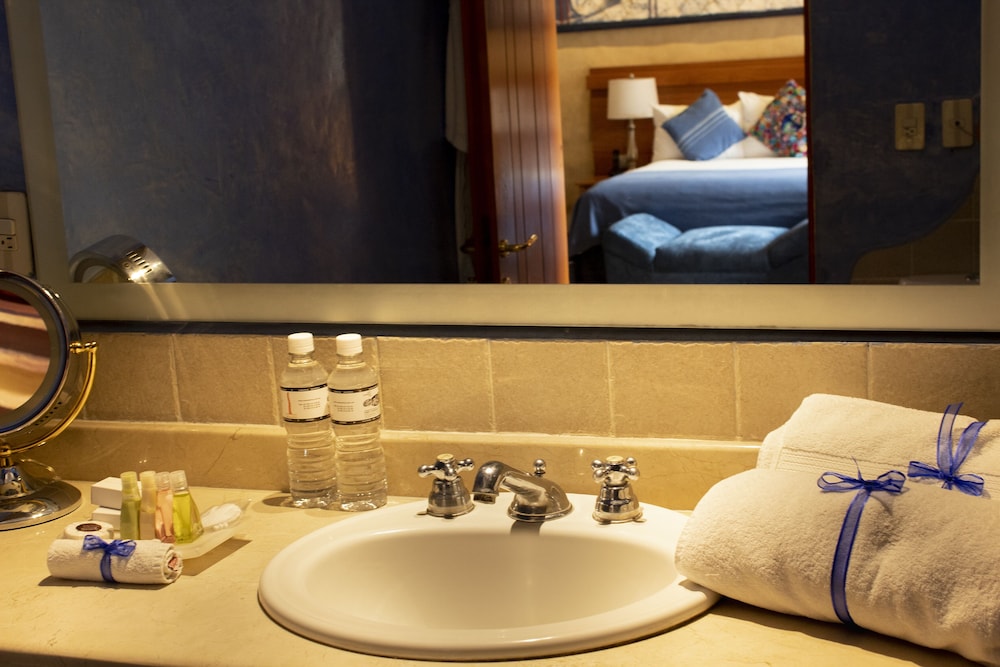 Blue Room Junior suite photo 3