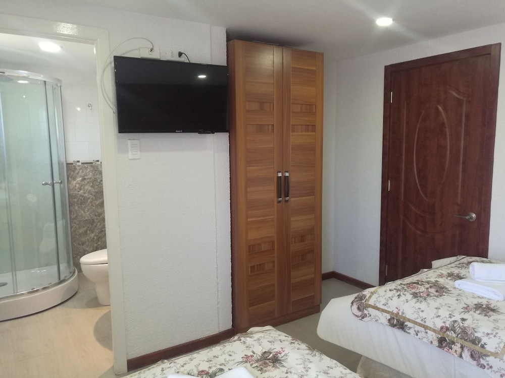 Standard Room, 2 Twin Beds, Private Bathroom photo 1