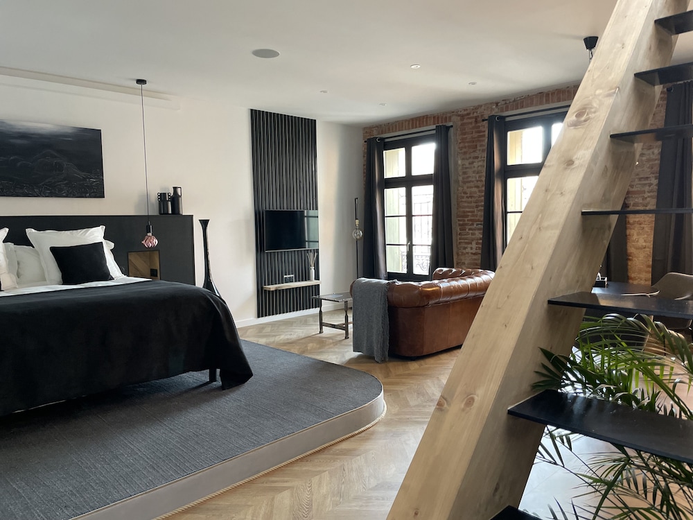 Luxury Suite