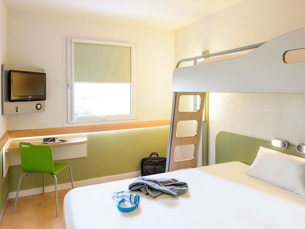 Triple Room, Multiple Beds photo 3